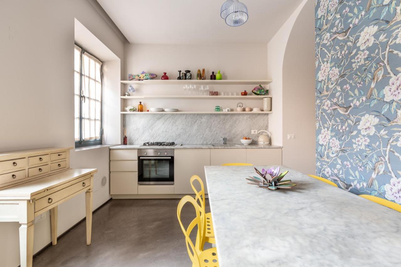 Quiet Roomy Studio Navigli- Porta Genova Appartement Milaan